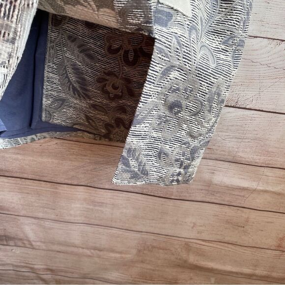 ANTHROPOLOGIE MAEVE CLEMENTIA JACQUARD SKIRT‎ IN GRAY FLORAL - Picture 4 of 5